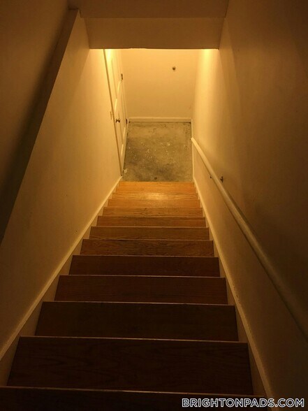 Building Photo - 5 Etna St