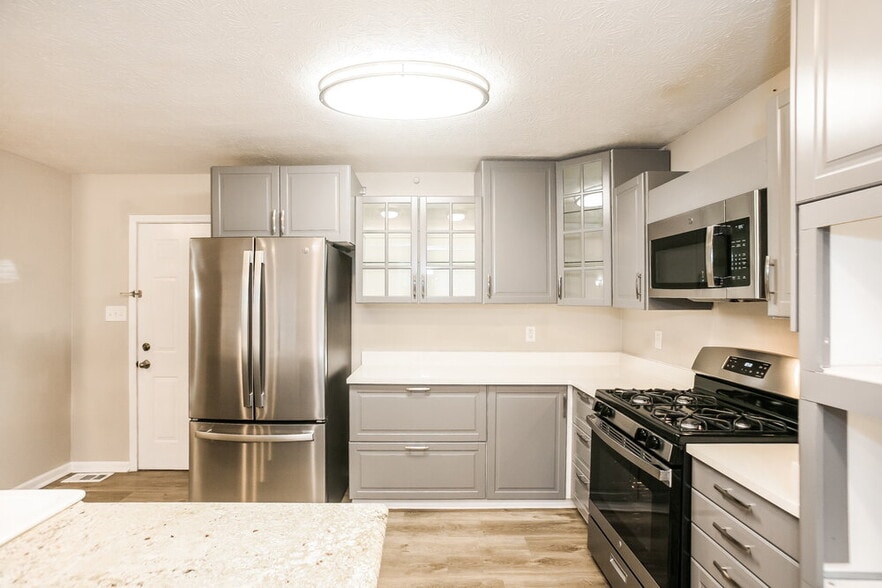 Building Photo - 705 Firethorn Cir