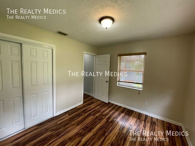 Building Photo - 1159 Fountainhead Dr