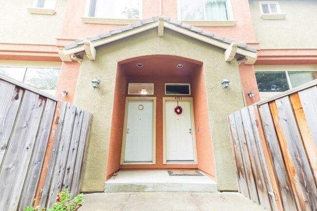 Building Photo - 4097 Alder Terrace