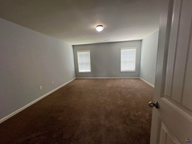 Building Photo - 204 Arden Dr