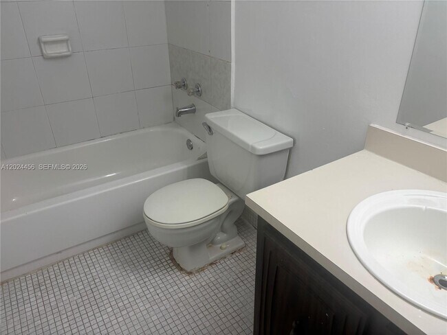 Building Photo - 484 NW 165th St