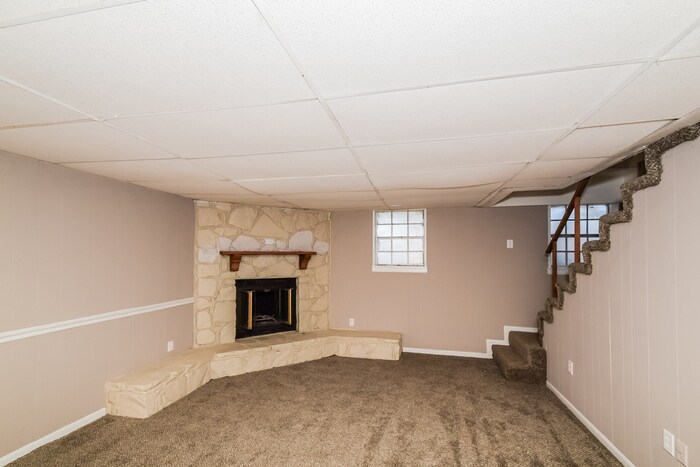 Building Photo - 5270 Jean Dr
