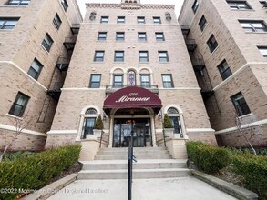 Building Photo - 1700 Webb St