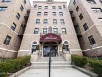 Building Photo - 1700 Webb St