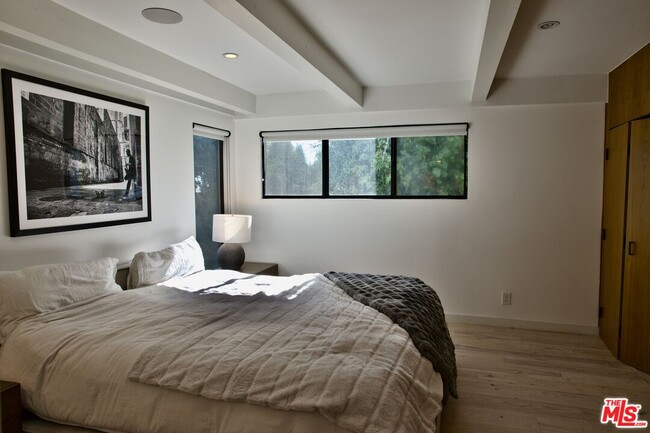 Building Photo - 8297 Presson Pl