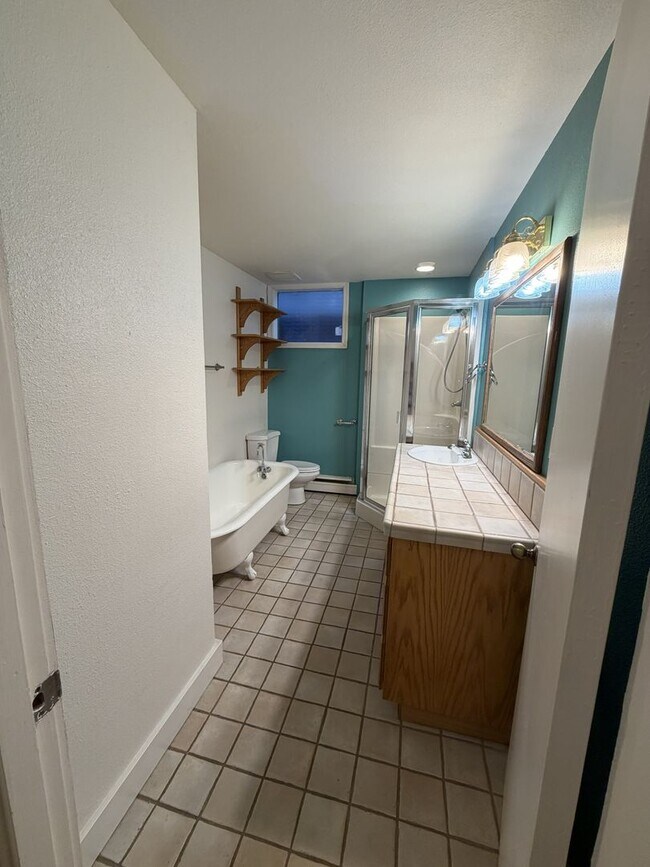 Building Photo - 1150 N 5th St