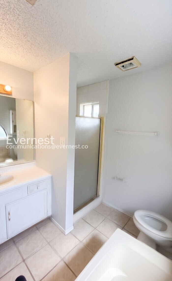 Building Photo - 24 Wagon Wheel Ct