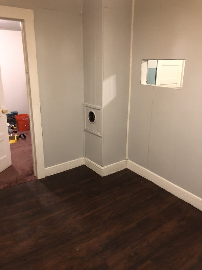 Building Photo - 100 Duke St