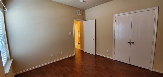 Building Photo - 300 Sunrise Ln
