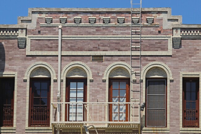 Building Photo - 2121 James M Wood Blvd