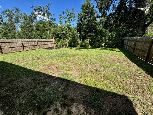 Building Photo - 5265 Peach Dr