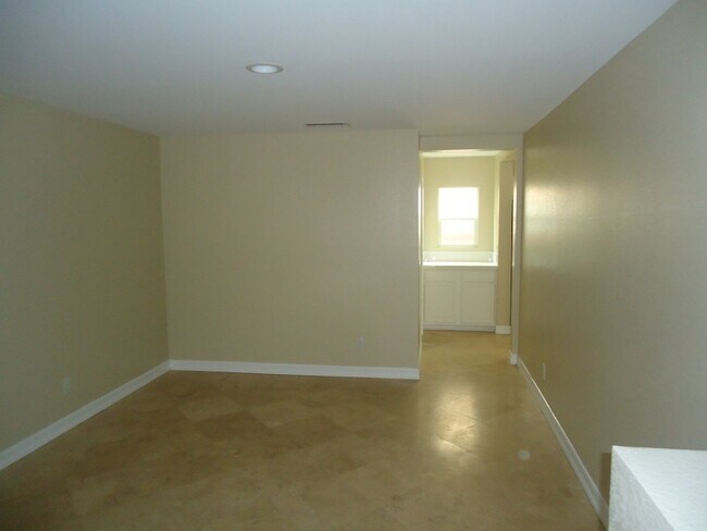 Building Photo - Huge 4 bedroom Masterpiece in the Terra Vista Community For Rent