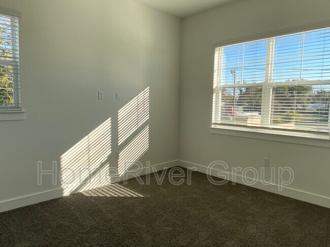 Building Photo - 5205 Eggleston Ave