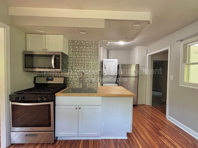 Building Photo - 217 Wallace Ave