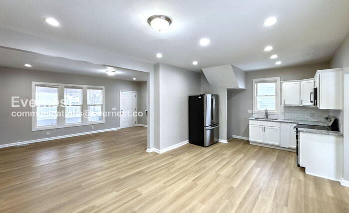 Building Photo - 2432 Steele Ave