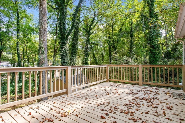 Building Photo - 2353 Shoreham Dr