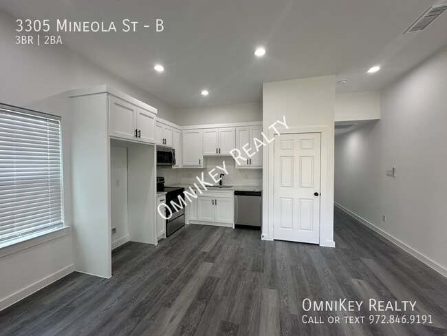 Building Photo - 3305 Mineola St