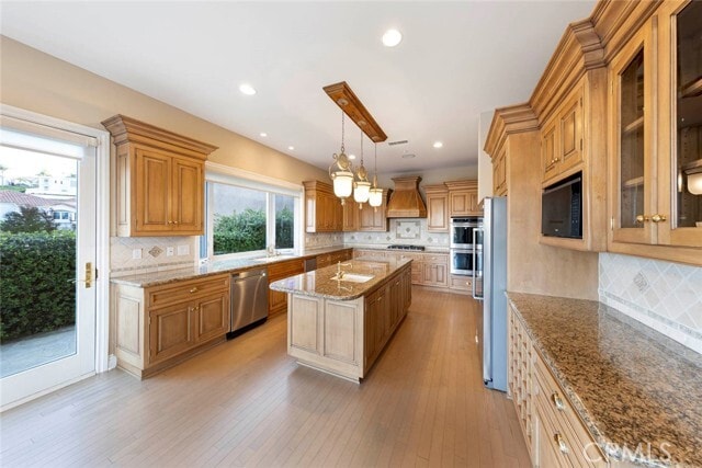 Building Photo - 12 San Remo