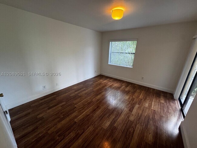 Building Photo - 9999 Summerbreeze Dr