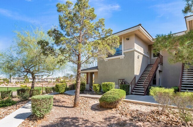 Building Photo - Fully Furnished with Golf Course View Condo in Gated Summerlin Community