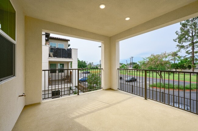 Building Photo - BRAND NEW 3 BEDROOM 2 BATH CONDO IN COVINA!