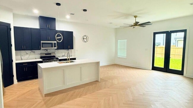 Building Photo - 4117 Shelby Cir