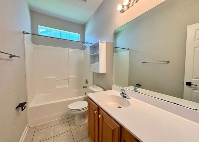 Building Photo - Available 7/9. Gorgeous, Fully Remodeled 3...