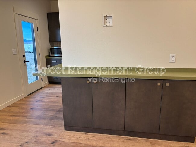 Building Photo - 2332 Shorthorn Ave