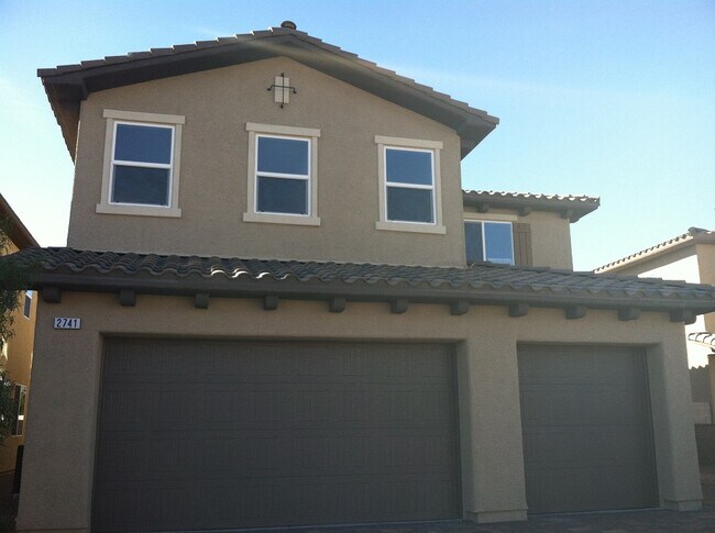 Building Photo - 2741 Sunrise Bluff Dr