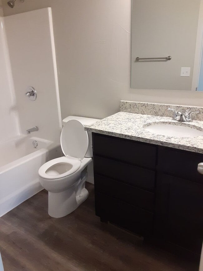 Building Photo - Modern Living in a 3-Bed, 2-Bath Townhome with Attached 2 Car Garage