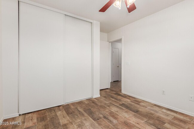 Building Photo - 10537 W Donald Dr