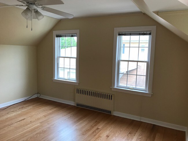 2nd floor Master bedroom (View B) - 1714 Greendale Ave