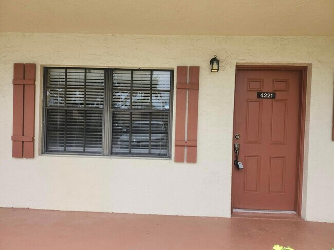 Building Photo - 4221 Oak Terrace Dr