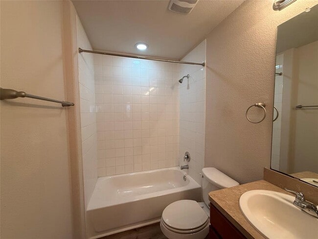 Building Photo - 334 TX-332 Loop