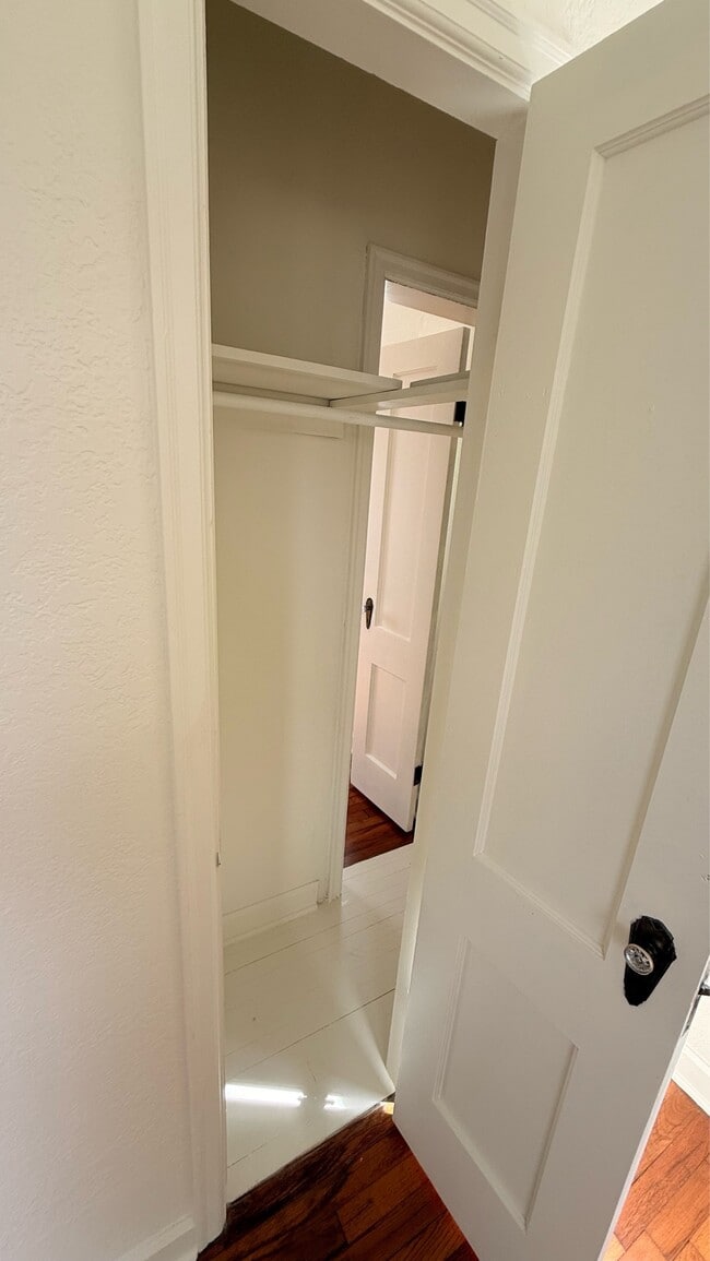 Building Photo - 428 3rd St