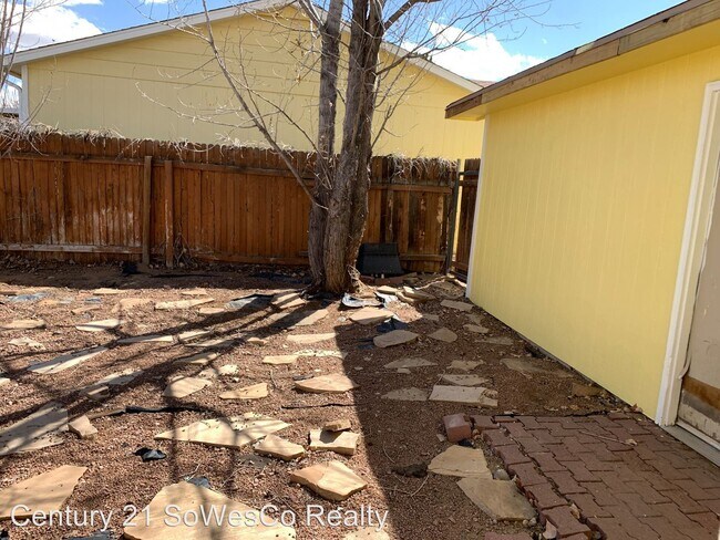 Building Photo - 3 br, 2 bath House - 2712 N. Fairview Ave