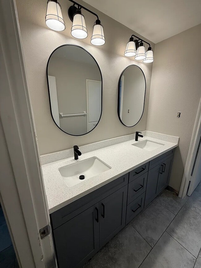 Building Photo - 14307 Lantern Ln