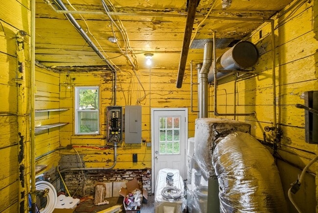 Building Photo - 609 Baldwin Ave