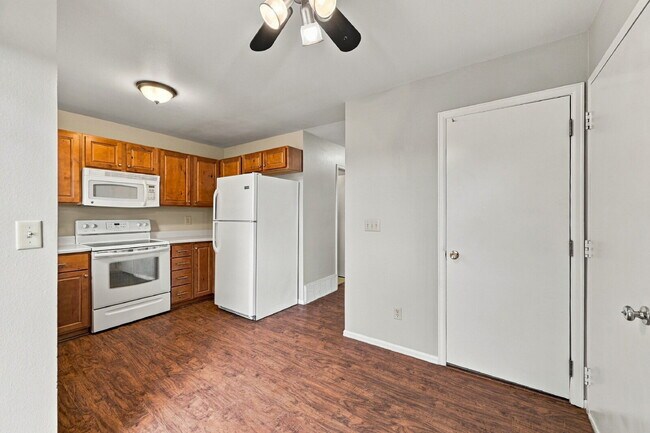 Building Photo - 2027 Bristlecone Dr