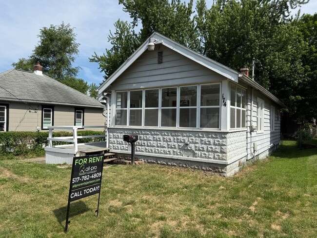 Building Photo - 174 Walcott Ave