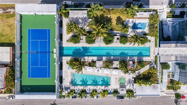 Building Photo - 700 NE 26th Terrace