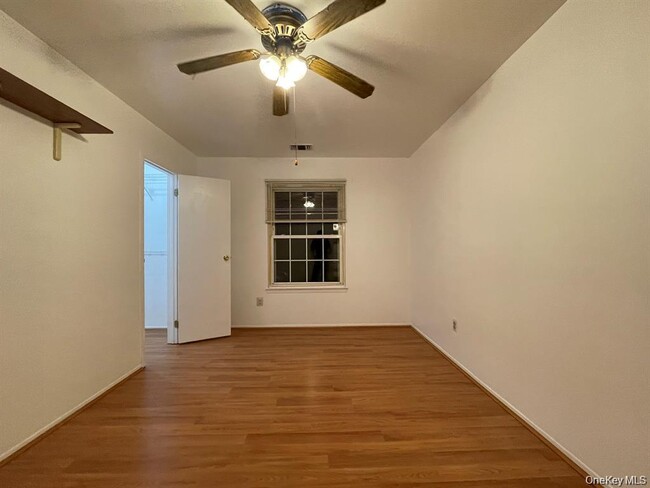 Building Photo - 9 Fairview Cir