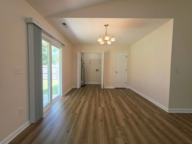 Building Photo - 113 Butternut Cir