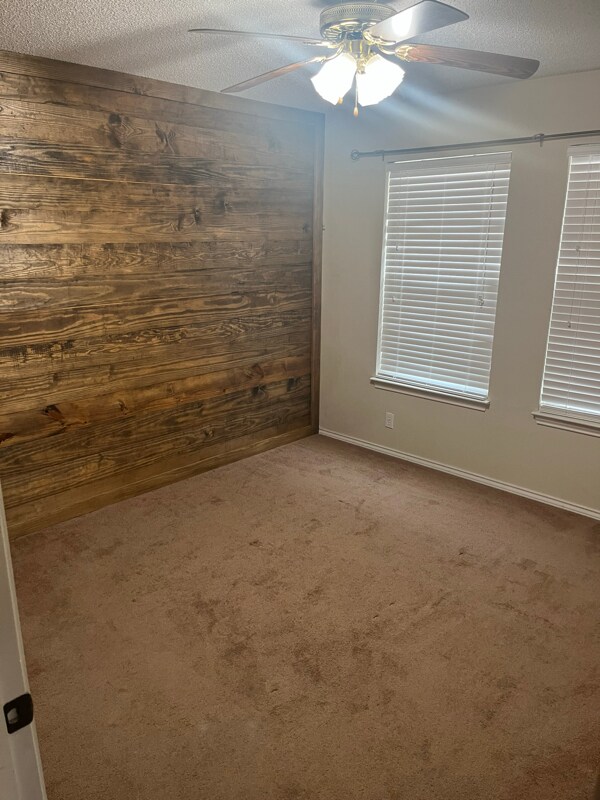 Building Photo - 3403 Crestmont Dr