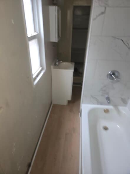 Building Photo - 111 Redlyn St