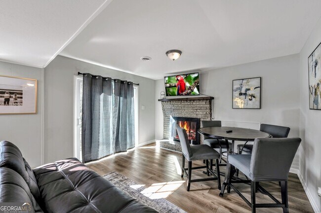 Building Photo - 444 Smyrna Powder Springs Rd SW