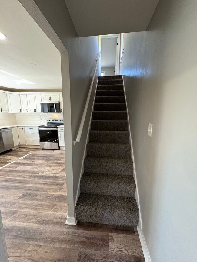 Building Photo - BEAUTIFULLY UPDATED 2 Bedroom / 1.5 Bath home in Penn Trafford School District