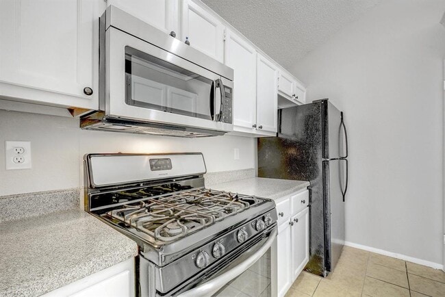 Building Photo - 12207 Alderbrook Dr