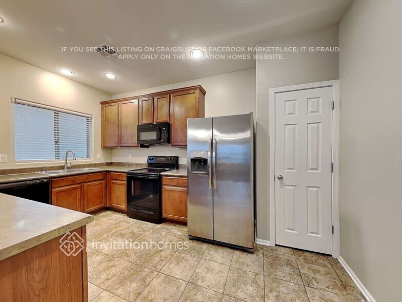 Building Photo - 941 S Deerfield Ln